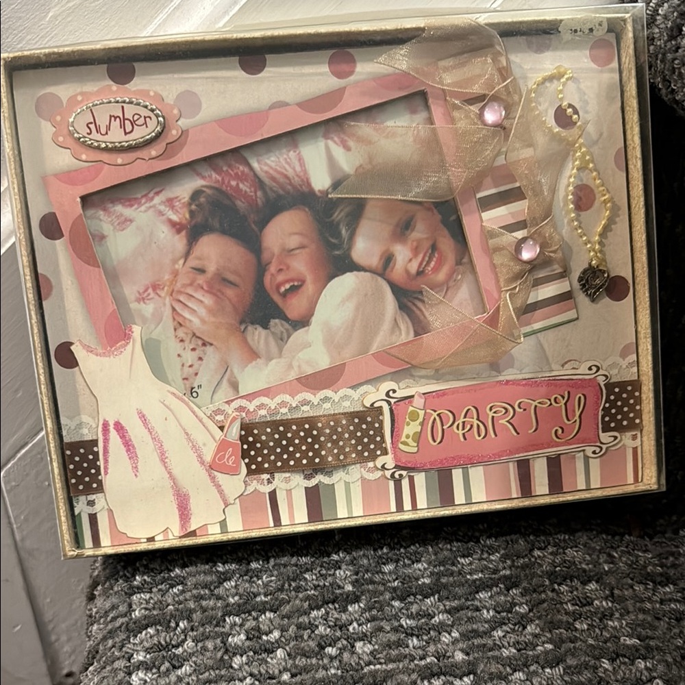 Pink and Brown Decorative 4x6 Photo Frame. Never used. slumber party theme